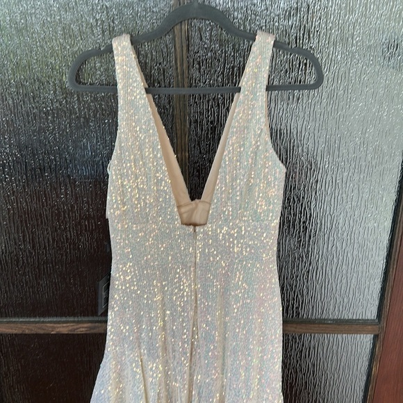 Mac Duggal Iridescent Sequin Asymmetrical Ruffle Tiered Gown size 6. - Picture 7 of 10